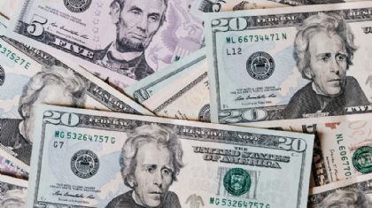 D�lar Recua para R$ 5,23 ap�s Picos de R$ 5,48 no In�cio do M�s e Mant�m Tend�ncia de Ajuste no Mercado Dom�stico (Cr&eacute;dito: Arquivo Pessoal)