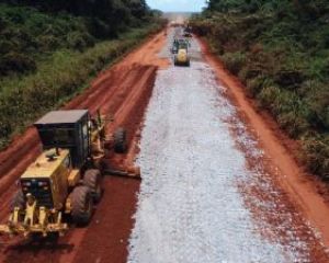 Jornalista Camila cobra transpar�ncia e solu��o definitiva para a BR-158 durante reuni�o em Bras�lia (Cr&eacute;dito: Reprodu��o)