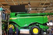 JOHN DEERE lan�a nova colheitadeira 