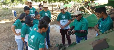 Campo aprendiz oportuniza pratica com maquin�rios agr�colas a jovens de Porto Alegre do Norte
