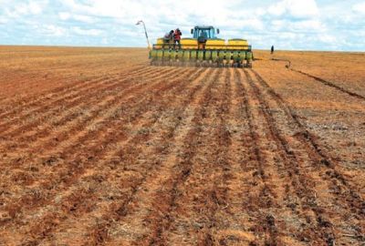 A crise j� passou e agora � hora de investir, diz ministro na Agrishow