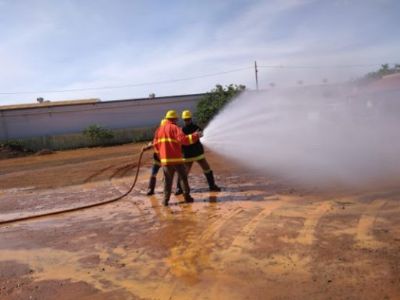Produtores rurais se preparam com cursos e maquin�rios para enfrentar queimadas