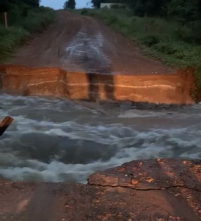 Aten��o: Chuvas interditam rodovia estadual entre Canarana e Ga�cha do Norte