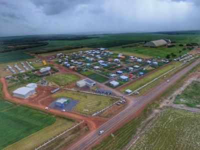 Segundo dia da DINETEC � aben�oado por chuva