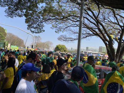 Manifestantes entregam pedido de impeachment nesta quarta ao Senado Federal