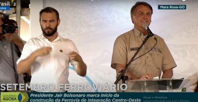 Bolsonaro lan�a obra da Ferrovia de Integra��o Centro-Oeste, em Mara Rosa.
