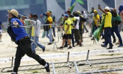 Setor produtivo se manifesta contra ataque aos Tr�s Poderes