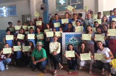 Curso de inform�tica auxilia jovens rurais na administra��o da propriedade familiar