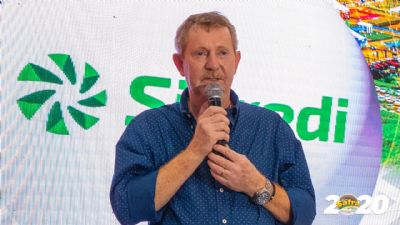 Empres�rio pioneiro � homenageado com m�rito �O Semeador