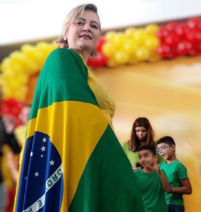 ​PSB aprova em conven��o pr�-candidatura de Camila Nalevaiko a deputada estadual