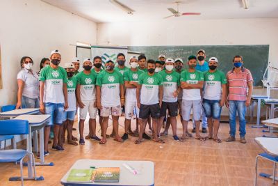 Parceria do Senar com o Governo de Confresa entrega curso de apicultura na T.I Urubu Branco