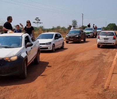 Grupo A��o Entre Amigos e Sicredi Araxingu realizam A��o Solid�ria em prol ao Dia das Crian�as