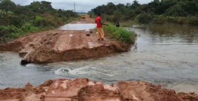 Estrada da Vila Camelita � interditada pelas chuvas e deixa Produtores Rurais ilhados