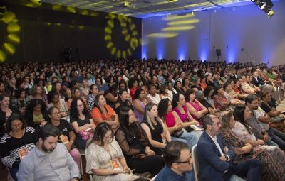 Educadores debatem desafios e a import�ncia da educa��o para transforma��o social