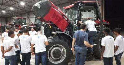 Com sal�rios que chegam a R$ 12 mil, cresce busca por capacita��o em m�quinas agr�colas em MT