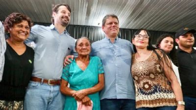 Governo de SP entrega mais de 1,2 mil t�tulos de terras no Pontal do Paranapanema