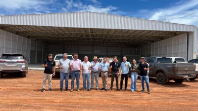 Dois grandes grupos do agroneg�cio inauguram hangar em Porto Alegre do Norte - MT
