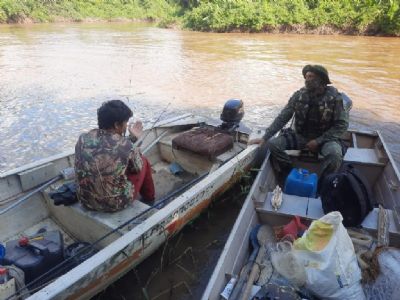 Batalh�o Ambiental aborda 45 pessoas e apreende apetrechos de pesca predat�ria