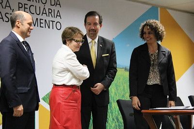 Embrapa e Mapa assinam conv�nio com Banco Central para garantir recursos para amplia��o do Zarc