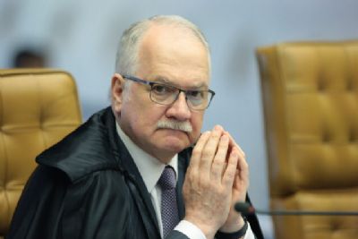 Ministro do STF suspende medida que define crit�rios de terra ind�gena