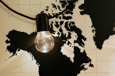 Petr�leo despenca ap�s an�ncio de cessar-fogo no Oriente M�dio