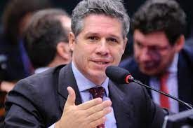 Governo poupa MST de cr�ticas ap�s invas�o e se coloca como mediador de negocia��o com o agroneg�cio