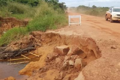 Estradeiro da Aprosoja encontra �trechos p�ssimos� em rodovia federal no estado