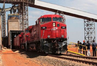 Governo de Mato Grosso anuncia edital para constru��o de ferrovia estadual e prev� investimento de R$12 bilh�es