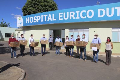Setor produtivo entrega equipamentos para unidades de sa�de de Barreiras para combate � Covid-19