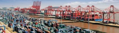 China reabre terceiro maior porto de cont�ineres do mundo, ap�s duas semanas de paralisa��o devido � Covid