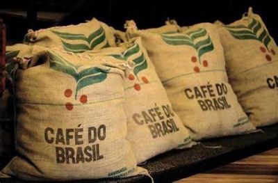 Brasil exporta 30,6 milh�es de sacas de caf� no per�odo de abril de 2017 a mar�o de 2018 e arrecada US$ 5 bilh�es de receita cambial