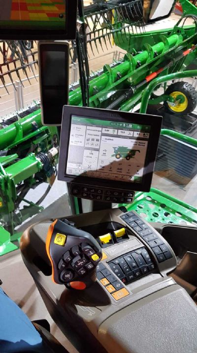 JOHN DEERE lan�a nova colheitadeira 